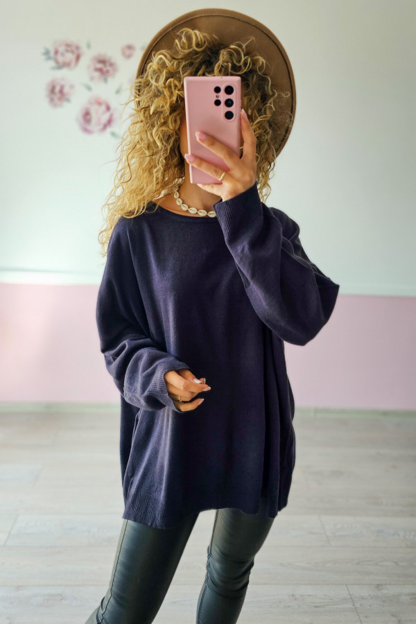 Granatowa oversize-owa bluza