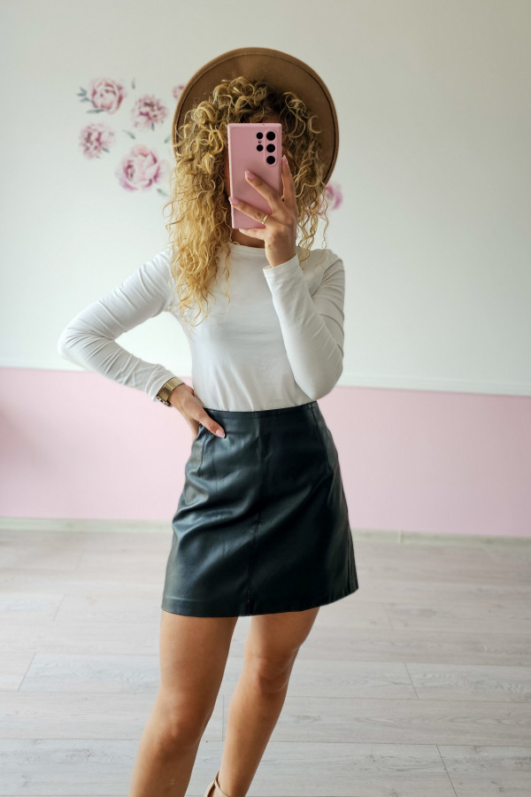 Skórzana spódniczka mini w kolorze czarnym