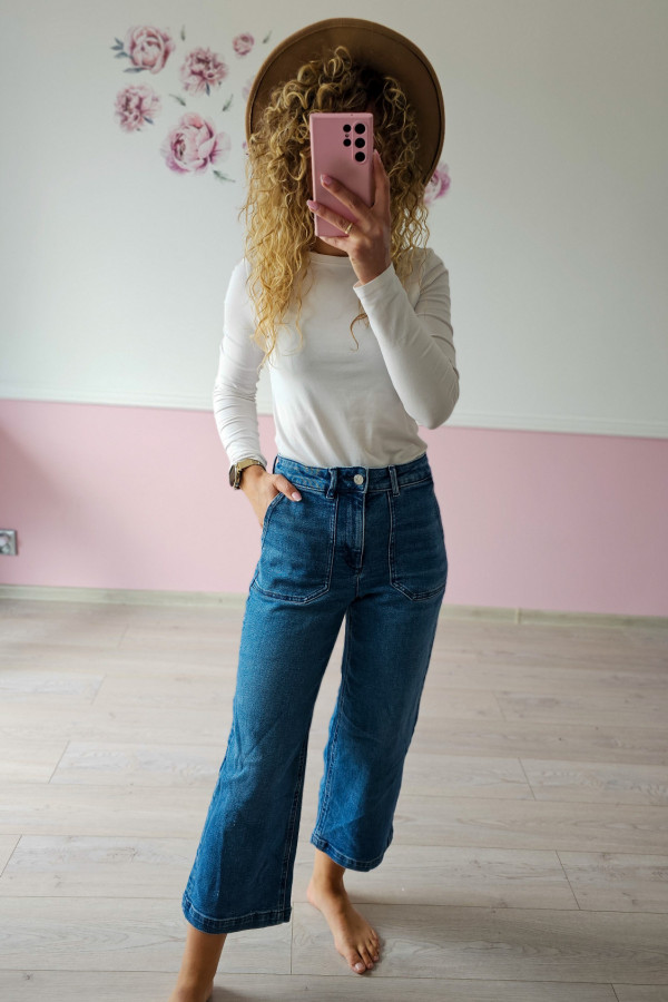 Dżinsy w stylu retro z szerokimi nogawkami 4
