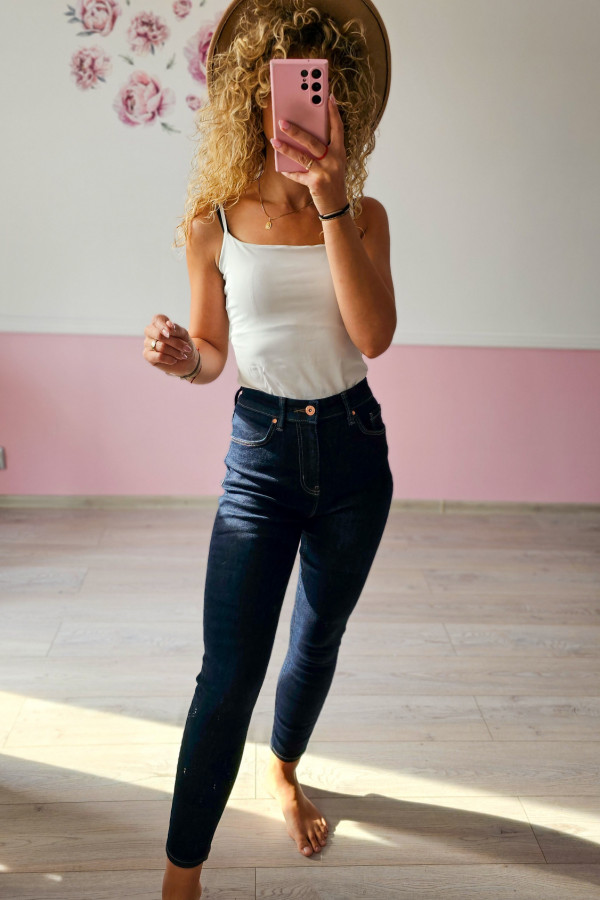 Jeansy damskie z wysokim stanem