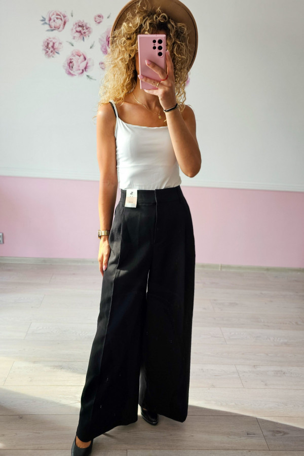 Czarne spodnie damskie wide leg – elegancki krój na każdą okazję 1