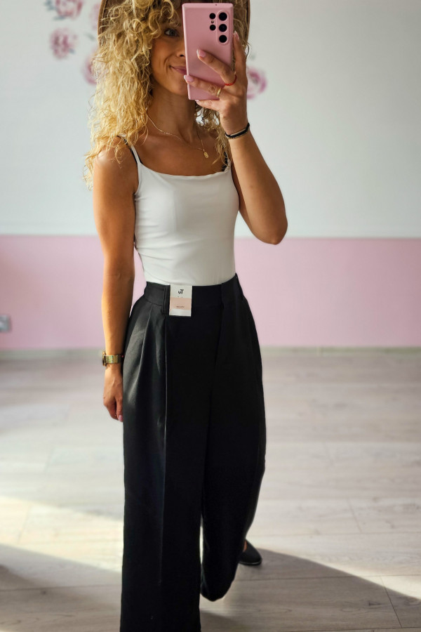 Czarne spodnie damskie wide leg – elegancki krój na każdą okazję 2