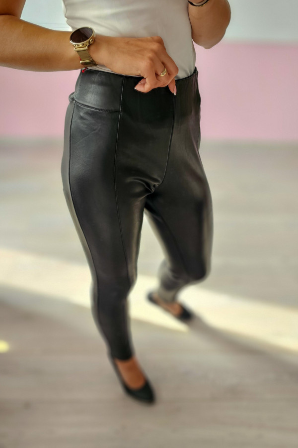 Czarne spodnie skórzane slim fit 4