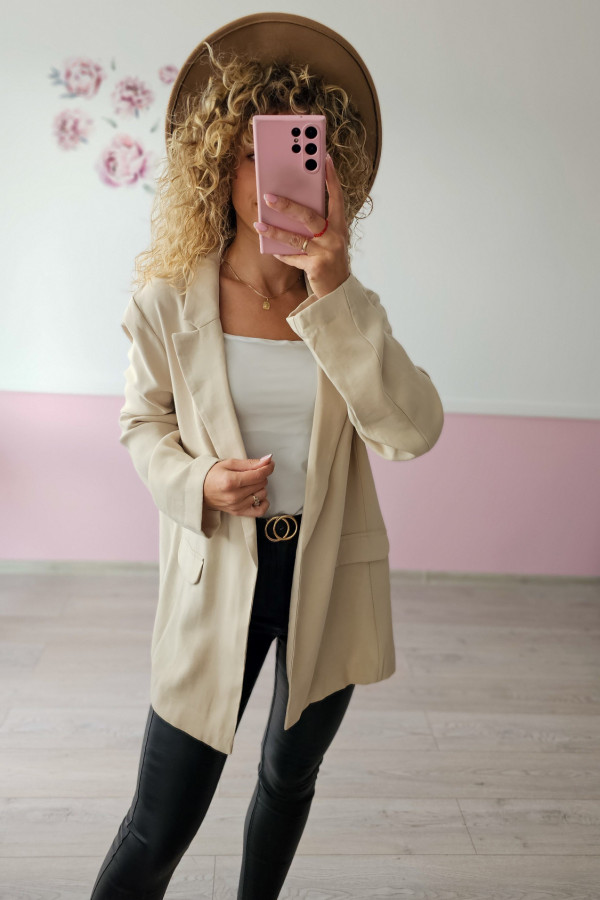 Beżowa marynarka oversize 3