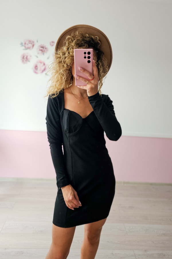 Czarna sukienka mini z dekoltem gorsetowym 2