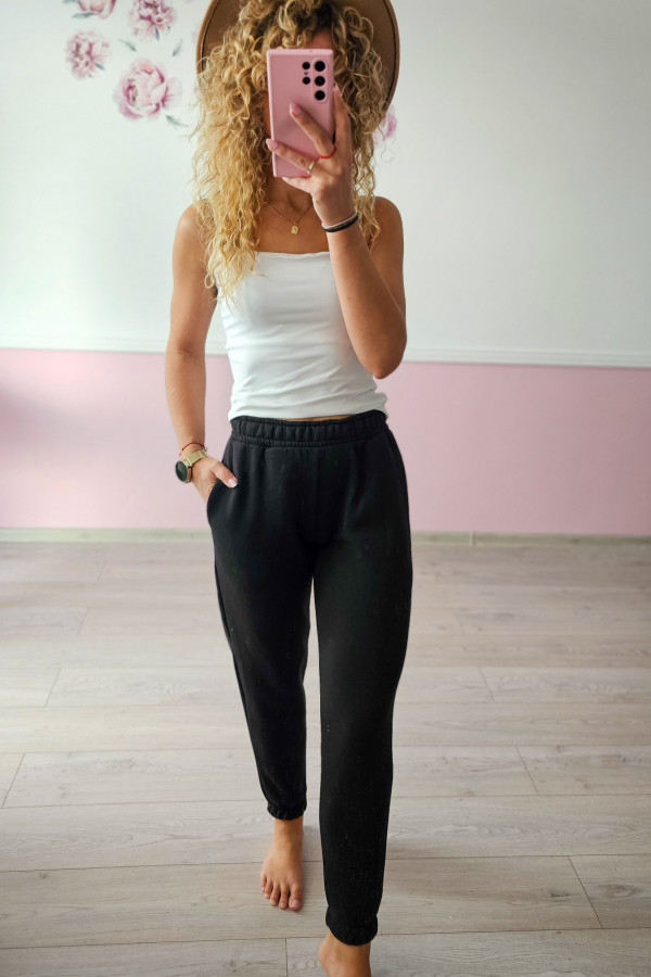 Klasyczne czarne joggery 1