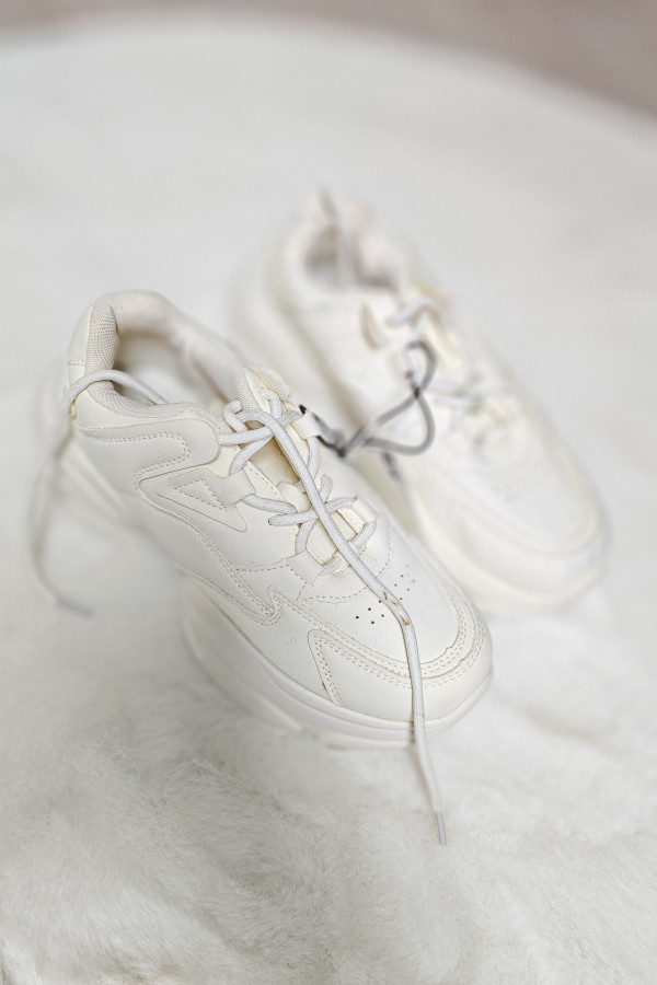 Białe sneakersy na grubej podeszwie 1