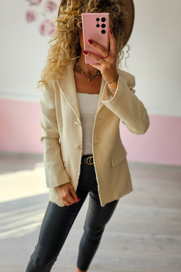ZARA Marynarka damska beżowa – elegancja w minimalistycznym wydaniu 1