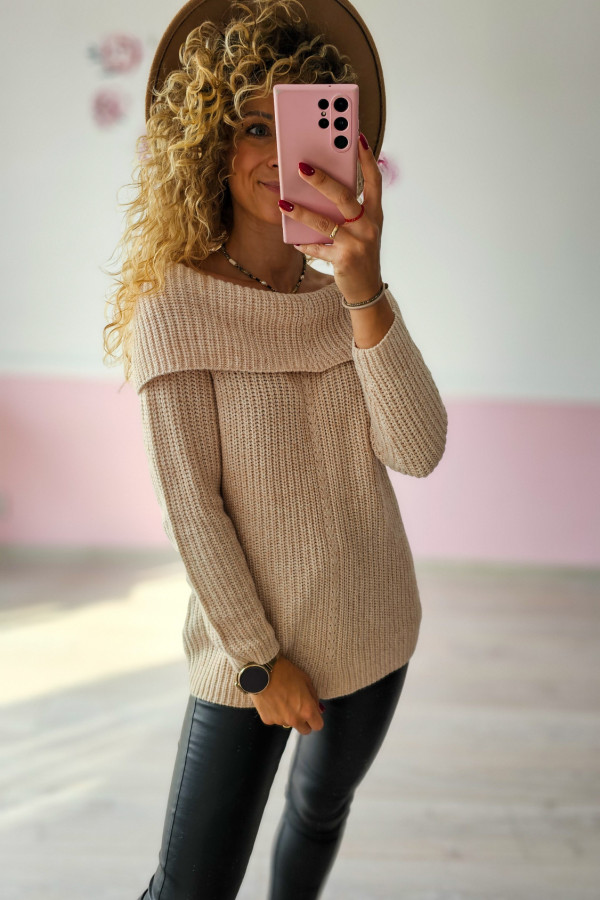 Sweter damski beżowy z odkrytymi ramionami