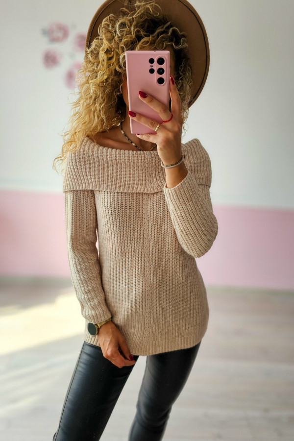 Sweter damski beżowy z odkrytymi ramionami 1
