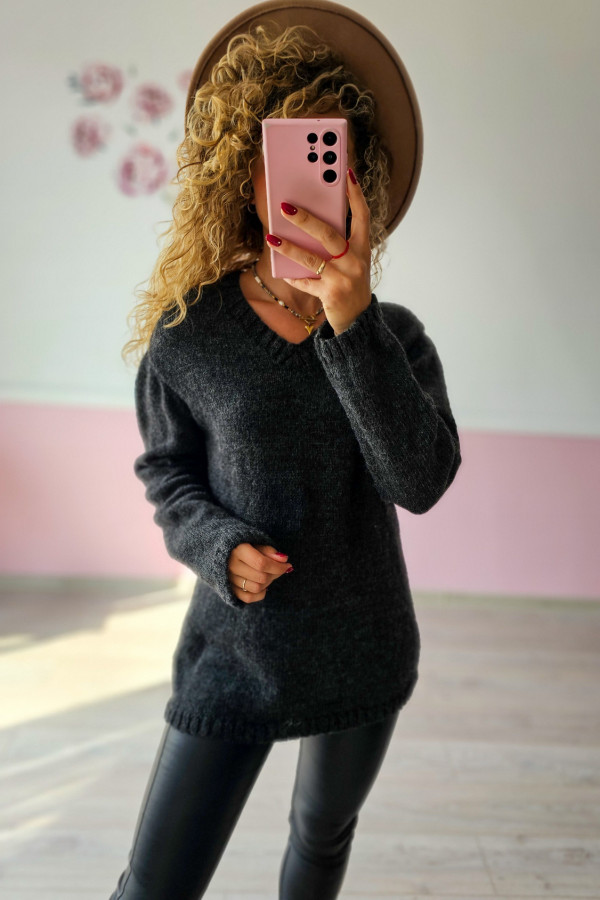 Sweter damski czarny z dekoltem V