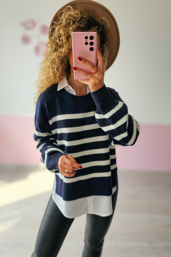 Sweter damski w paski granatowo-białe – koszulowy styl