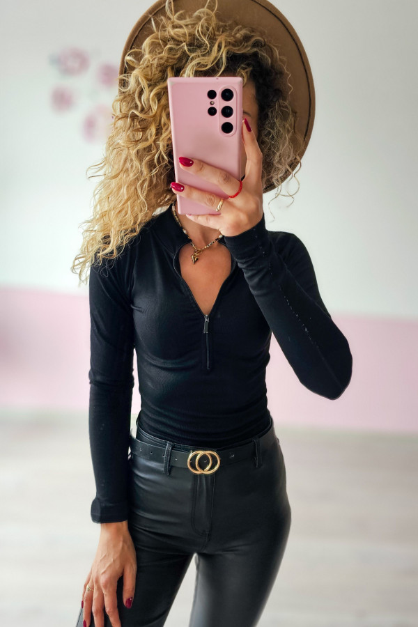 Czarny body z zamkiem 2
