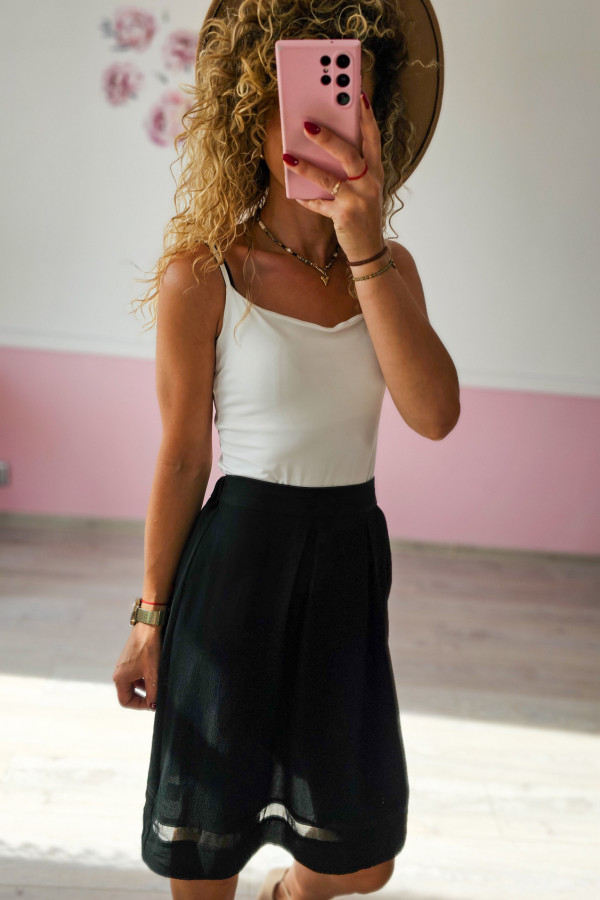 Spódnica lekko rozkloszowana (czarna) 2