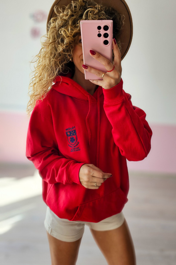 Czerwona bluza hoodie