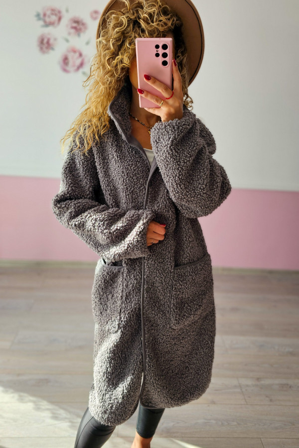 Szary płaszcz teddy oversize z kieszeniami 2