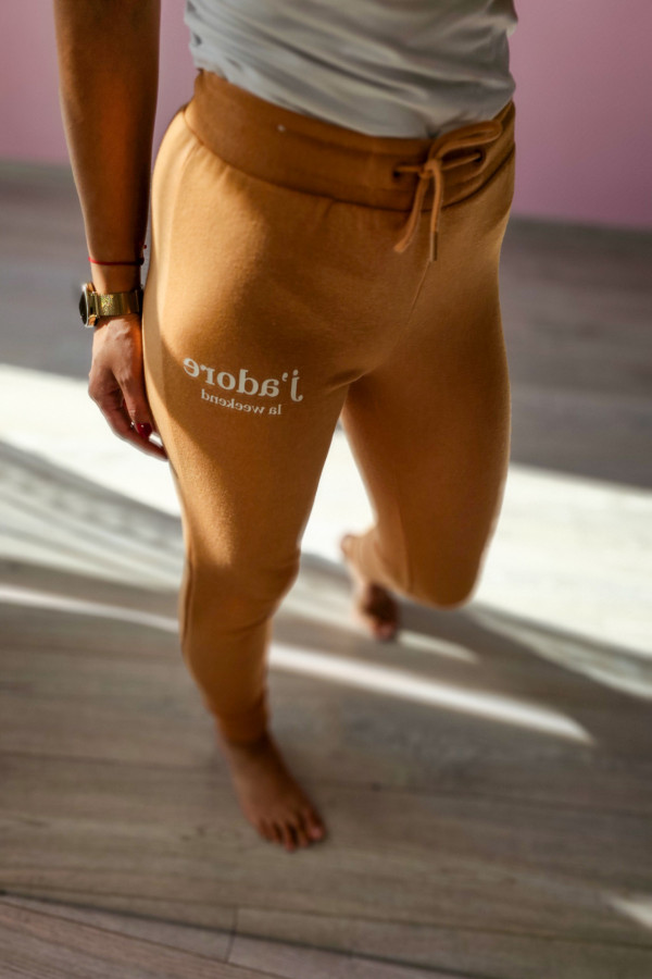 Spodnie dresowe damskie joggery – karmelowe XS/S 1