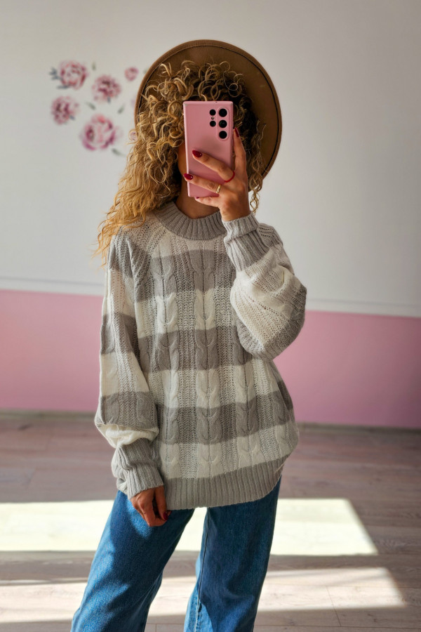 Sweter w paski szaro–kremowe S/M 2