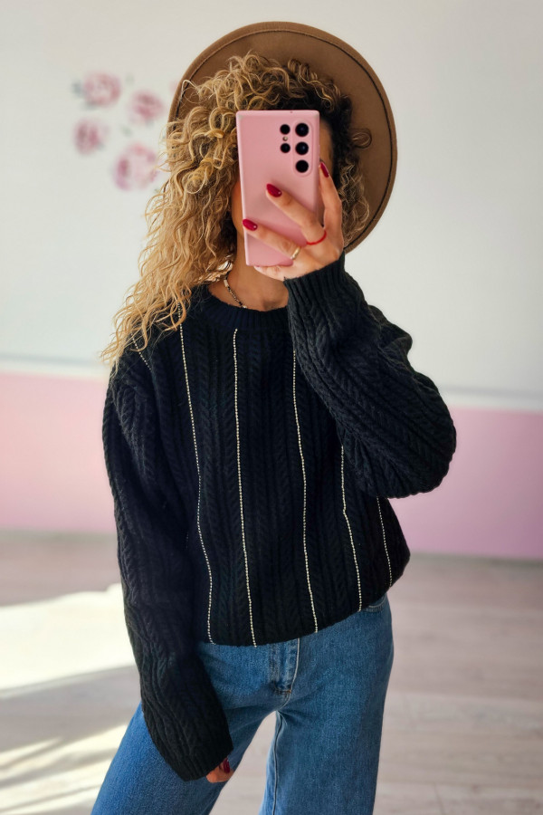 Sweter czarny w pionowe paski 1
