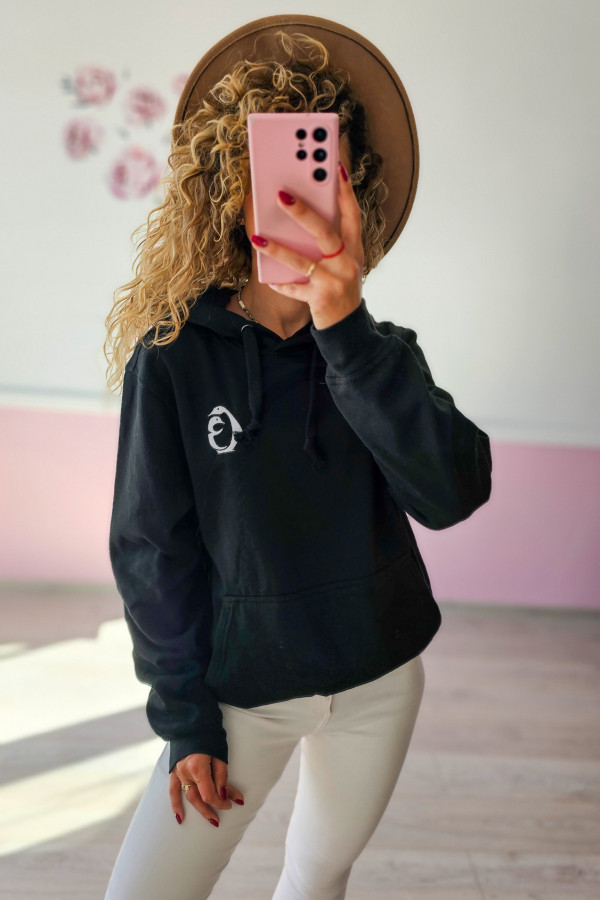 Bluza z kapturem – czarna z nadrukiem