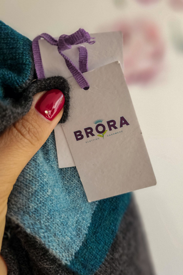 Poncho z kaszmiru BRORA – luksus made in Scotland 6
