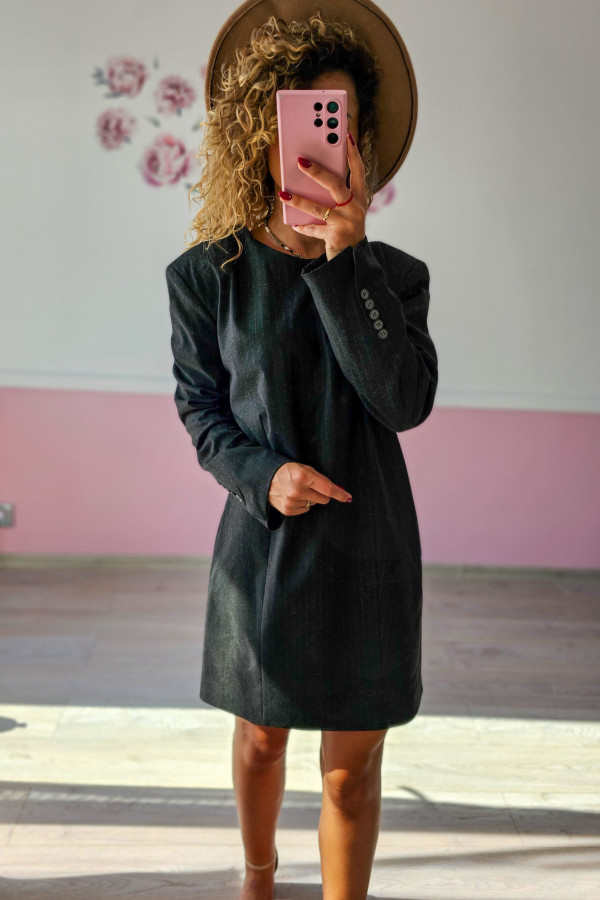 Czarna sukienka w stylu marynarki 3