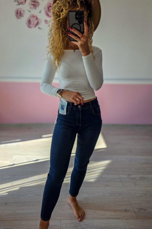 Granatowe jeansy skinny