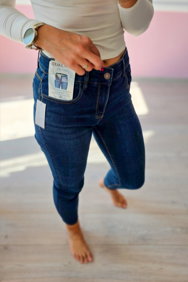 Granatowe jeansy skinny 2