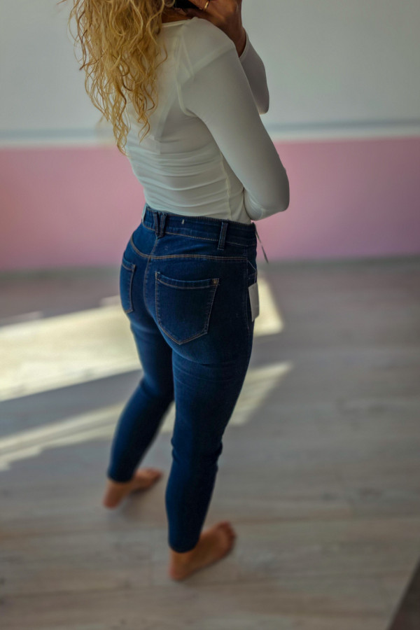 Granatowe jeansy skinny 4