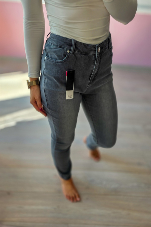 Szare jeansy slim fit 2