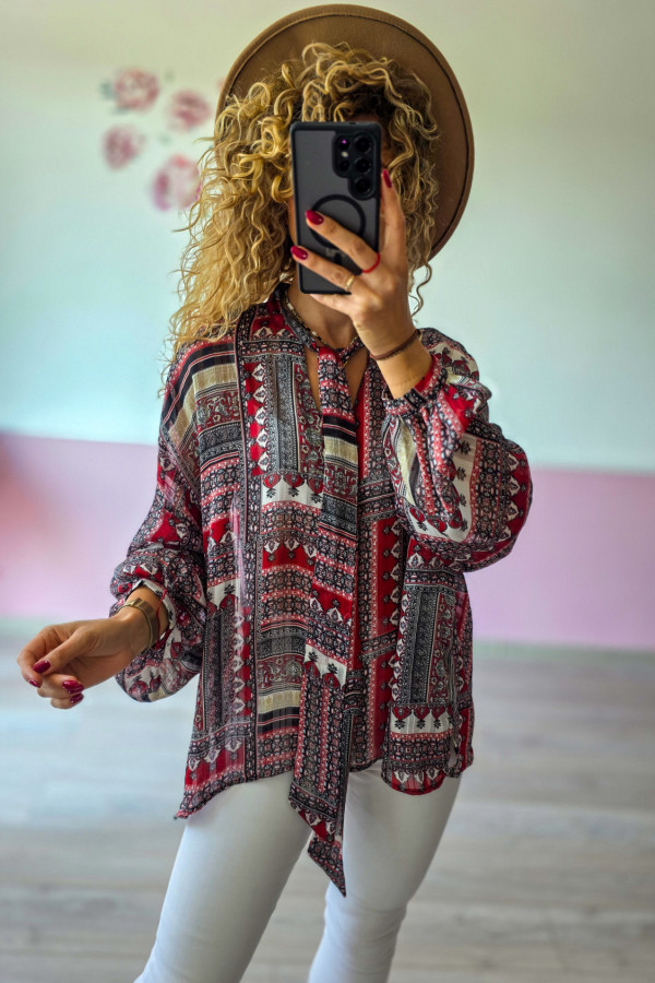 Bluzka boho z czerwonym wzorem
