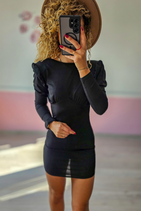 Czarna dopasowana sukienka mini 1