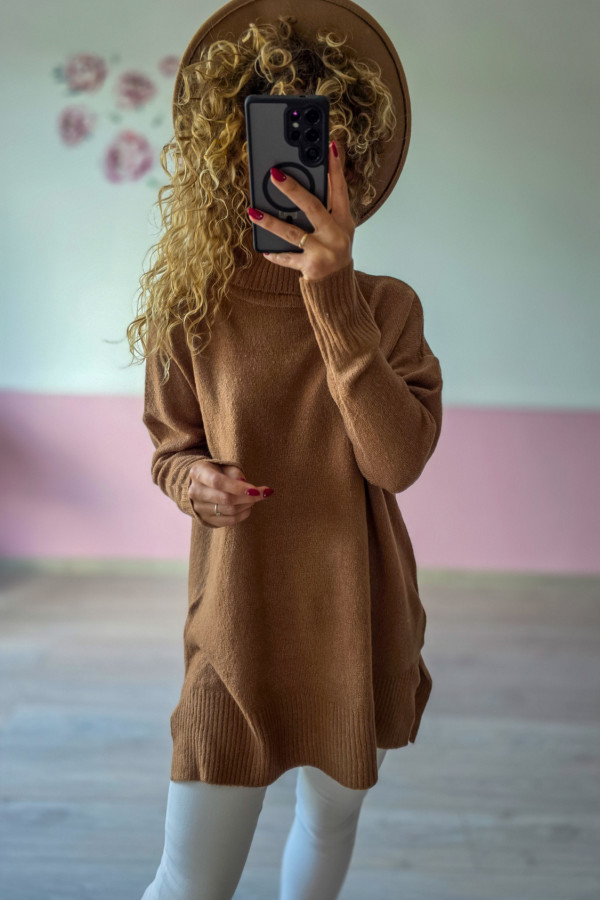 Sweter oversize – karmelowy S/M 2