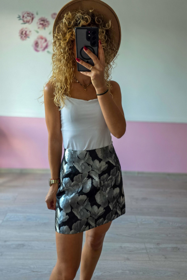 Czarna spódniczka w srebrne kwiaty 1