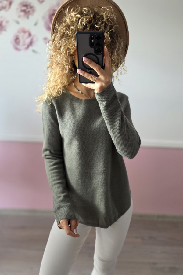 Sweter z kaszmiru w kolorze khaki