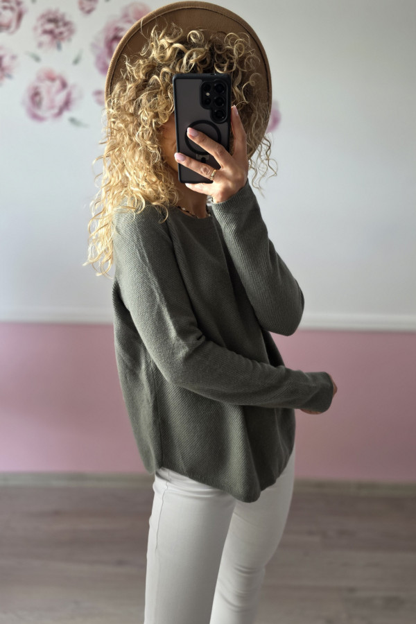Sweter z kaszmiru w kolorze khaki 1