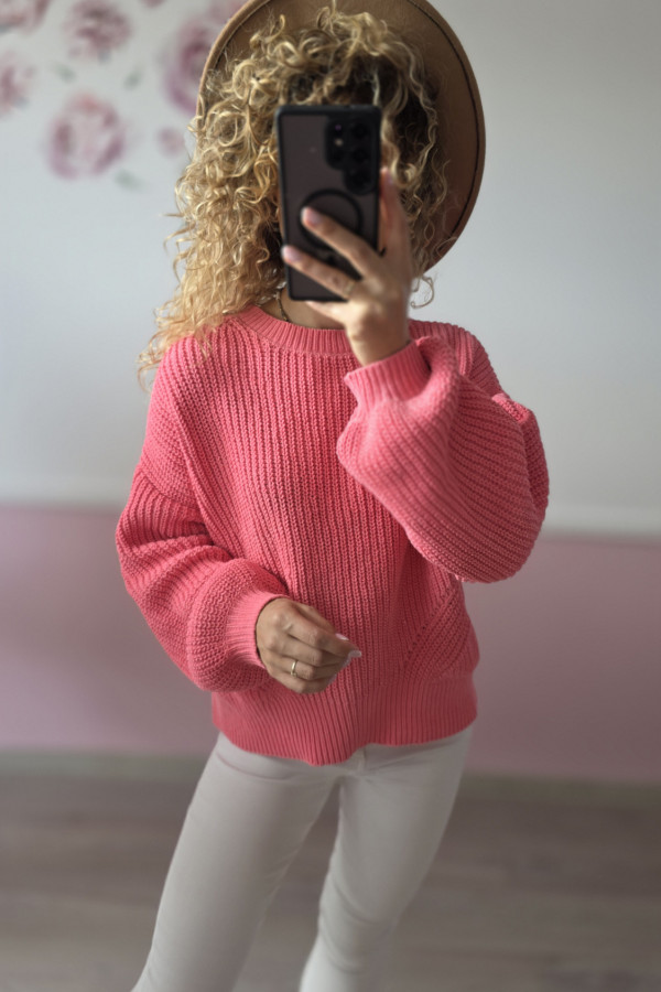 Różowy sweter z bufiastymi rękawami 1