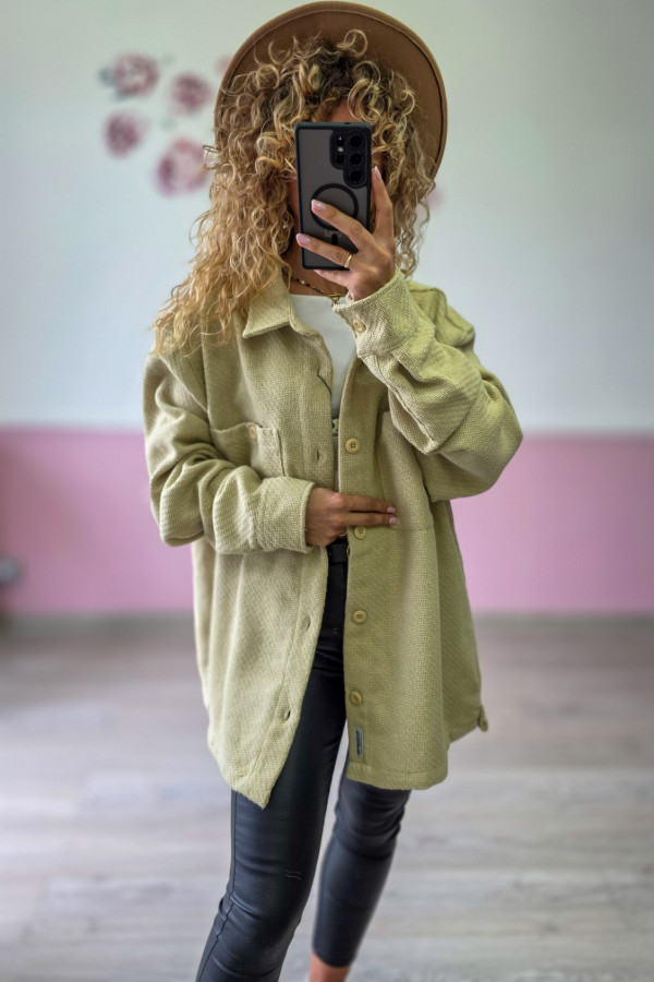Beżowa koszula oversize – shacket w stylu casual 2