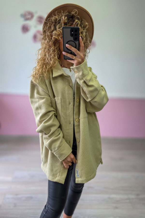 Beżowa koszula oversize – shacket w stylu casual 3