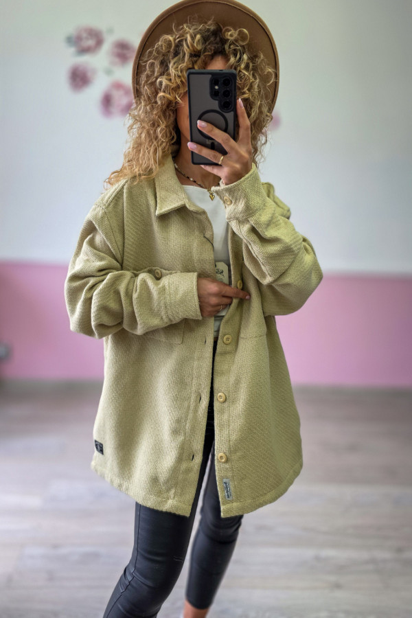 Beżowa koszula oversize – shacket w stylu casual 4