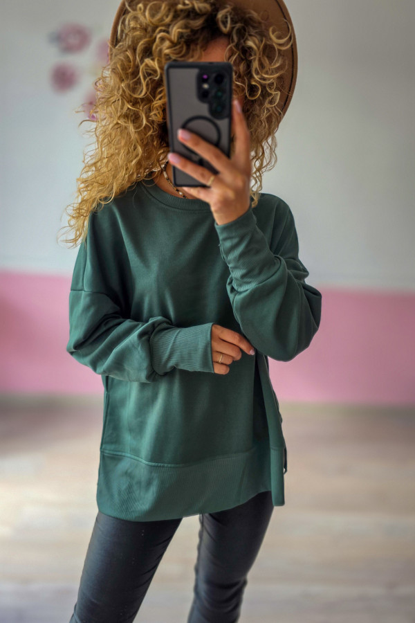 Zielona bluza basic – klasyka w wygodnym wydaniu
