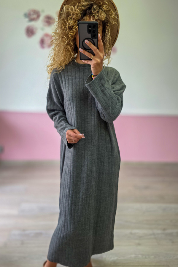 Szara dzianinowa sukienka maxi 4