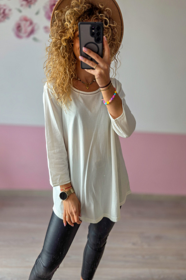 Biała luźna bluzka basic