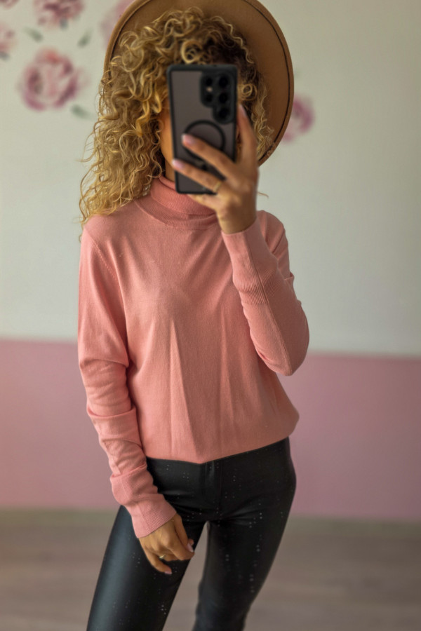 Różowy sweterek z golfem XXL/3XL