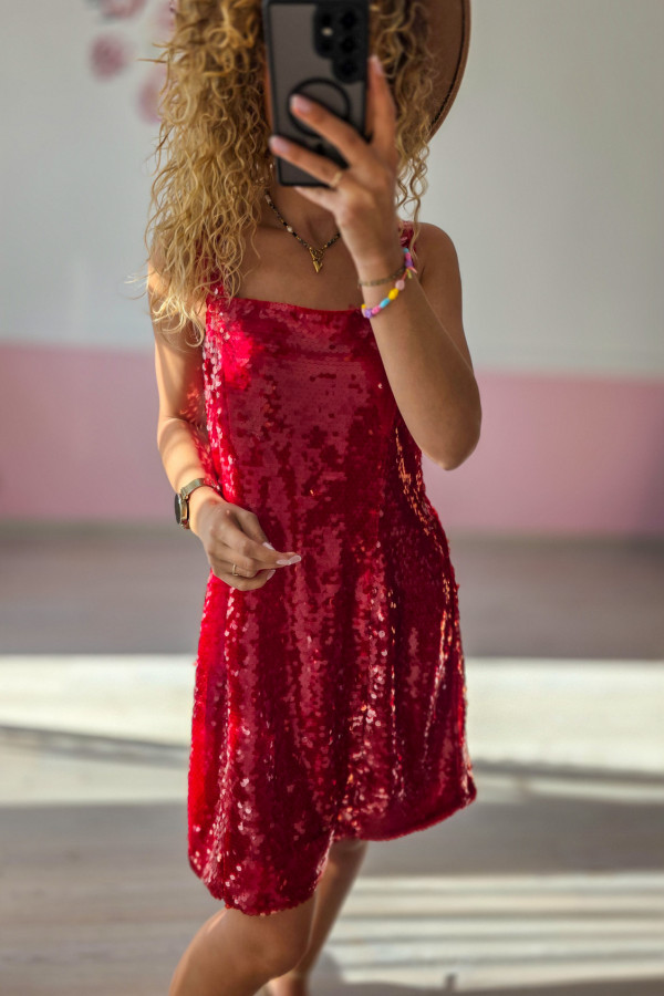 Czerwona cekinowa sukienka mini