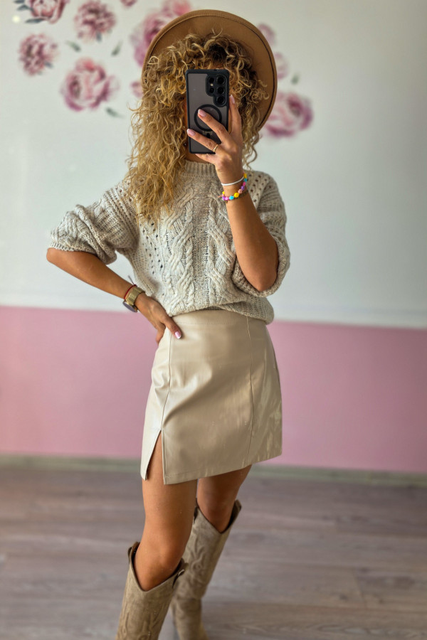 Spódnica beżowa mini z rozcięciem