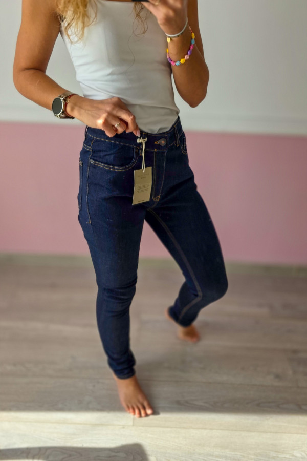 Ciemne jeansy slim fit 3