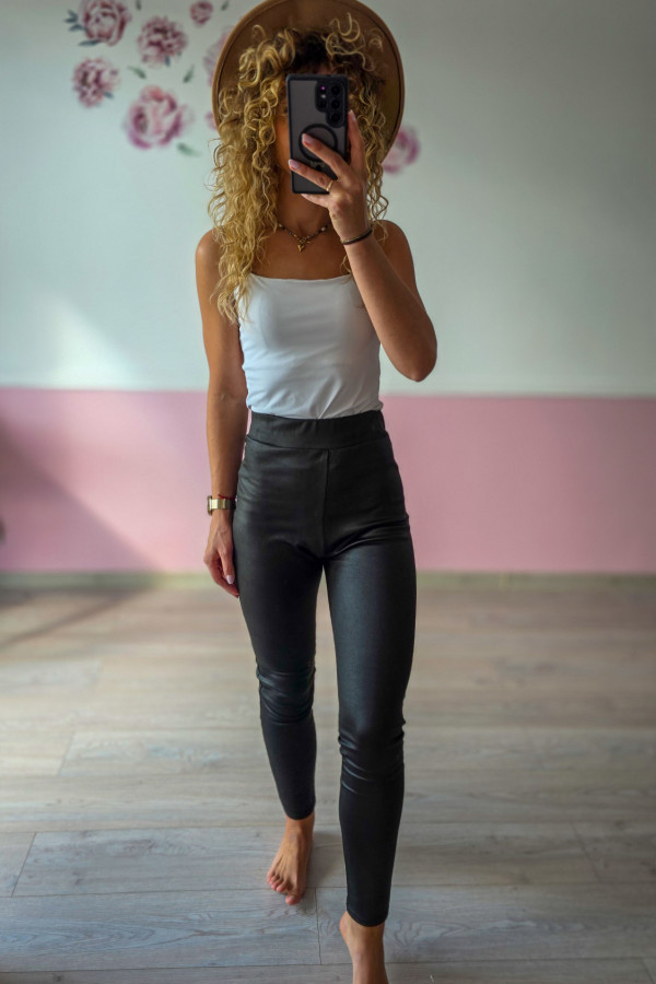 Czarne legginsy z wysokim stanem – modelująca talia i połyskujące wykończenie 2