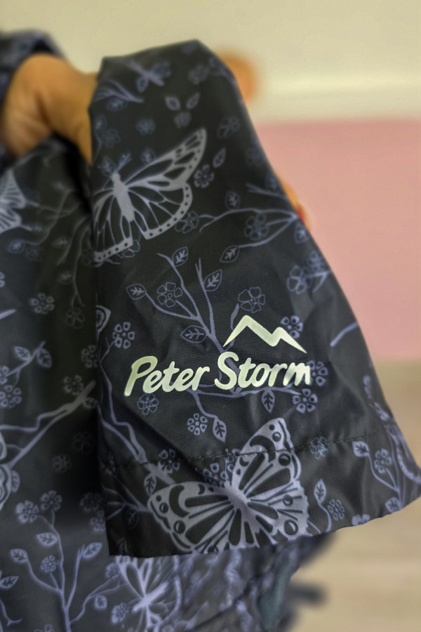 Kurtka przeciwdeszczowa Peter Storm – funkcjonalna moda z lumpeksu online 2