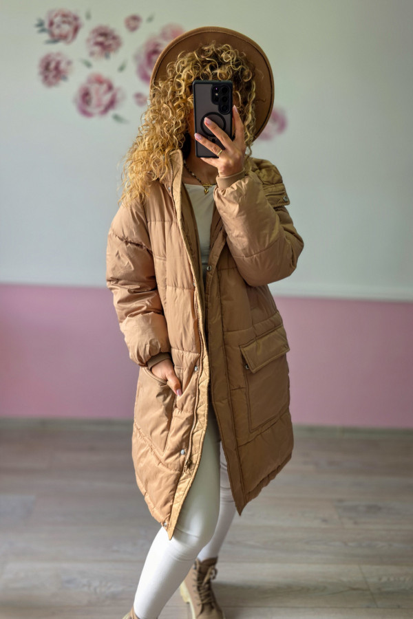 Beżowa pikowana kurtka oversize – ciepło i styl z Domowego Lumpeksu- wybór idealny 4